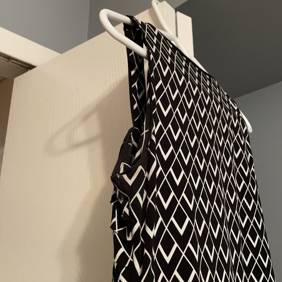 Women’s Sleeveless top - Picture 6 of 7